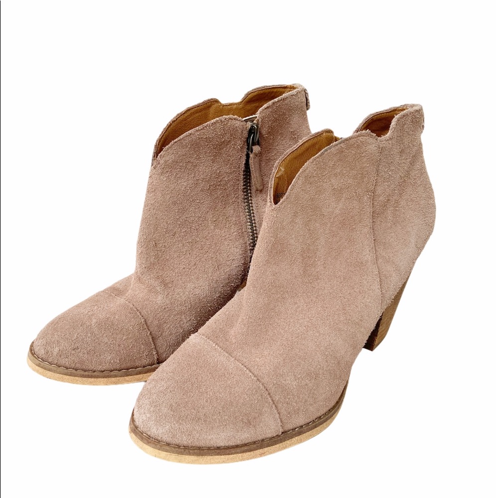 Susina Taupe Blush Suede Ankle Booties Size 8.5M